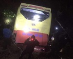 Xe khách lao xuống vực đèo Lò Xo, 1 người chết, 19 người bị thương