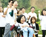 Cô gái mắc chứng teo tủy sống dạy nghề miễn phí cho người khuyết tật