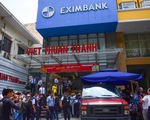 Nhân viên Eximbank bị bắt, chủ sổ gửi 245 tỉ đồng nói gì?