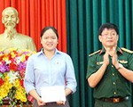 Nhân viên bệnh viện trả lại tiền rơi cho người nhà bệnh nhân