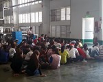 Phản đối chính sách lương, gần 1.000 công nhân ngừng việc