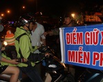 Đà Nẵng: Gần 100 điểm giữ xe coi pháo hoa "không lo chặt chém"