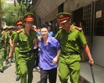 Níu kéo bất thành, đâm chém gia đình người tình rồi đi cướp xe
