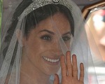 Meghan Markle diện váy cưới Givenchy trong đám cưới Hoàng gia
