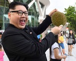 Dân Singapore ngạc nhiên thấy Kim Jong Un khoe quả sầu riêng