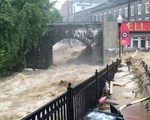 Mưa lũ càn quét dữ dội từ Florida tới Maryland