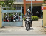 Gỡ biển báo cấm quay phim, chụp ảnh ở trụ sở UBND xã