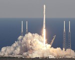 Tên lửa siêu mạnh của SpaceX, thấy lo nhiều hơn thích