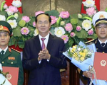 Chủ tịch nước trao quyết định thăng quân hàm hai sĩ quan cấp cao