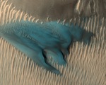 Đụn cát màu xanh bí ẩn trên Sao Hỏa