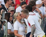 Vợ các cầu thủ Anh làm gì trong lúc lang quân thi đấu ở World Cup?
