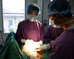 Bảo hiểm xã hội chi trả cho ai trên 5 tỉ đồng chữa bệnh?