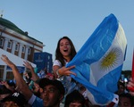 Tình yêu bóng đá qua lời ca cổ động viên Argentina