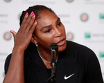 Serena rút lui, nhường vé vào tứ kết Roland Garros cho Sharapova