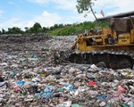 Rác "ngập" TP Quảng Ngãi, tỉnh hỏa tốc đưa rác vượt 40km xử lý