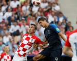 Trực tuyến Pháp - Croatia 2-1: VAR giúp Pháp có 11m, Griezmann sút vào