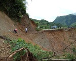 700 hộ dân Mường Tè vẫn bị cô lập sau 1 tuần mưa lũ