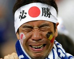 Nhật thua, fan Nhật vừa khóc nức nở lại vừa nhặt rác trên khán đài