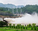 8h ngày 7-7, hai thủy điện Hòa Bình , Sơn La mở 1 cửa xả đáy