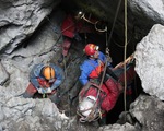 Cuộc giải cứu nhà vật lý trong hang động sâu nhất nước Đức