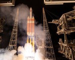 Tàu vũ trụ NASA bắt đầu khám phá Mặt trời
