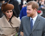 Hoàng tử Harry và hôn thê chọn ghế hạng phổ thông đi nghỉ năm mới