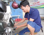 Đội cứu hộ xe máy miễn phí ở cao điểm triều cường
