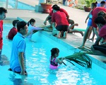 Học cứu người đuối nước với nhánh lá dừa