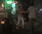 Những ổ bánh mì lặng lẽ giữa đêm Sài Gòn