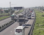 Va chạm nhỏ, kẹt xe nhiều giờ trên cao tốc TP.HCM - Trung Lương