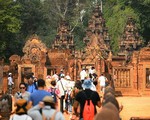 Khách Trung Quốc tràn ngập Campuchia, khách Tây bỏ đi