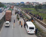 Xe tải tông đoàn người đi thắp nhang nghĩa trang, 8 người chết