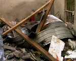 Học sinh nhồi pháo, pháo nổ, 1 em chết, 4 người bị thương