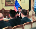 Mỹ bắt đầu tung đòn kinh tế với chính quyền Maduro