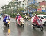 Đêm nay Bắc Bộ mưa rét, vài nơi Nam Bộ dông gió mạnh