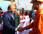 Thủ tướng Nguyễn Xuân Phúc chúc Tết công nhân cảng Hải Phòng