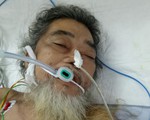 Bác sĩ cứu sống một người thủng dạ dày nằm lề đường