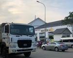 Phó chủ tịch quận 2 hứa ngăn xe tải nặng chạy trước cổng trường