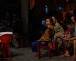 Dân ven bãi rác Khánh Sơn thức đêm chờ lãnh đạo thành phố Đà Nẵng