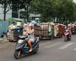 Ngộp thở với các bãi rác kinh dị giữa đường phố Sài Gòn