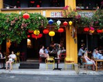 Người Hội An xa dần, phố cổ giờ 