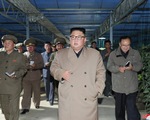 Ông Kim Jong Un thị sát nhà kính trồng rau trong bối cảnh cả nước thiếu lương thực