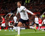 ‘Siêu dự bị’ Lallana cứu Liverpool ‘thoát chết’ trước M.U