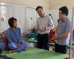 Đề nghị điều tra vụ 4 khách nam lao vào đánh nữ nhân viên xe buýt