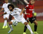Real Madrid lại sa cơn khốn quẫn