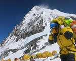 Ly tách trong nhà hàng tái chế từ rác thải Everest