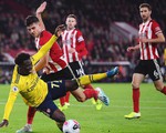 Đá bế tắc, Arsenal bại trận trước đội mới lên hạng