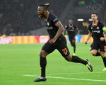 Batshuayi giúp Chelsea hạ Ajax ở phút cuối