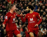 Thắng ngược kịch tính Tottenham, Liverpool hơn Man City 6 điểm
