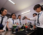 Bỏ đại học đi học nghề, chuyện lạ?